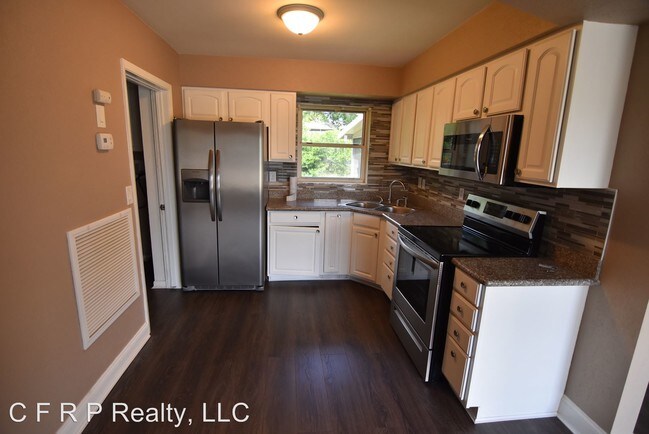 Building Photo - 3 br, 2 bath House - 2236 Howland Blvd