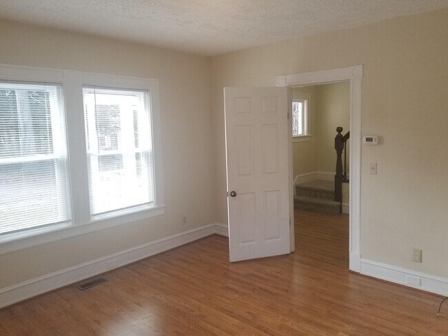 Foto del edificio - 118 N Vermont Ave