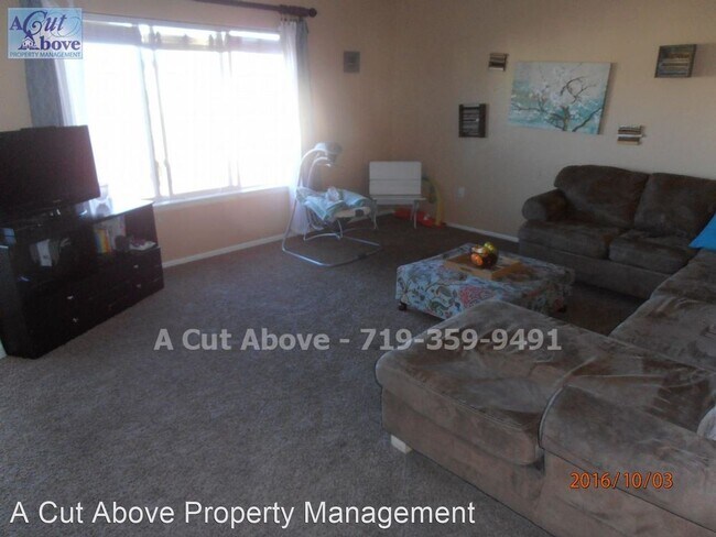 Building Photo - 4 br, 3 bath House - 4934 Haiti Way