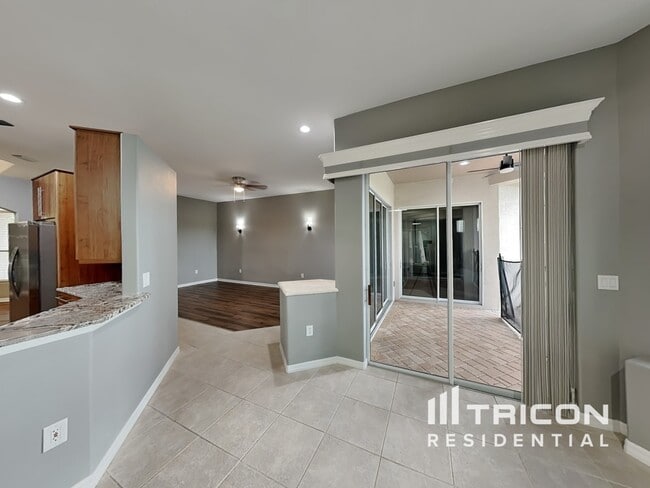 Building Photo - 10259 Silverado Cir