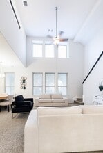 Building Photo - 14224 Grand Hls Dr