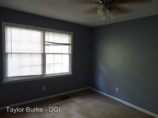 Building Photo - 2 br, 1.5 bath House - 1904 Lyle Drive