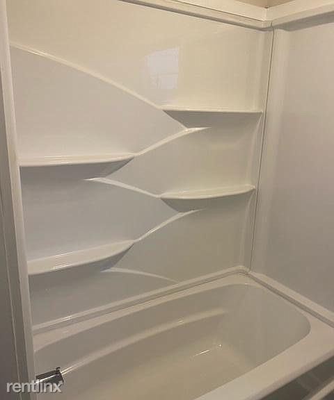 Foto del edificio - 3 br, 1 bath House - S. Washington St.