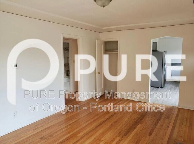 Building Photo - 3552 NE Killingsworth St