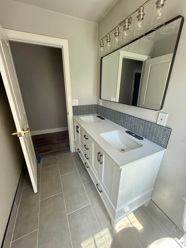 Building Photo - 4047 Smallwood Ln