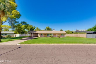Building Photo - 4808 N 29th Pl