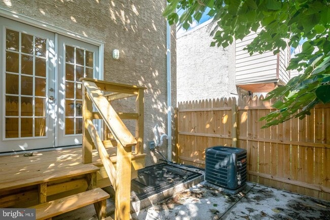 Building Photo - 2612 Titan St