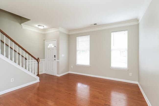 Foto del edificio - 620 Wrayhill Dr
