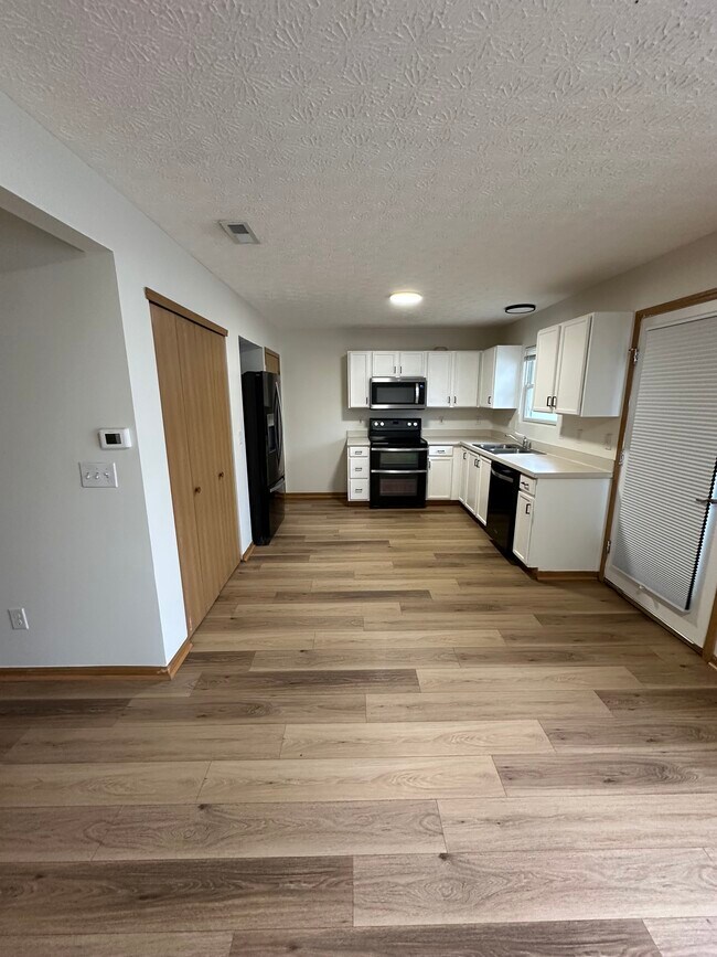 Foto del edificio - 9153 Constitution Ave