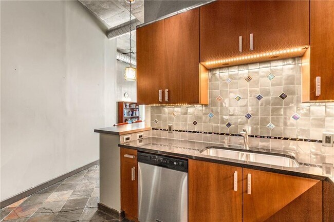 Foto del edificio - 943 Peachtree St NE