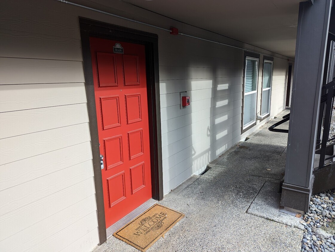 9517 NE 180th St Unit B106, Bothell, WA 98011 Condo for Rent in