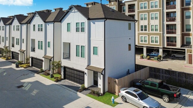 Foto del edificio - 8502 Kolbe Ln