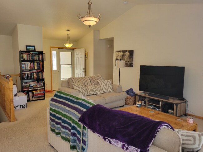 Foto del edificio - 456 Lavastone Ave