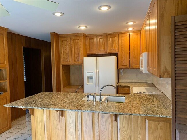 Foto del edificio - 1102 W Pecan St