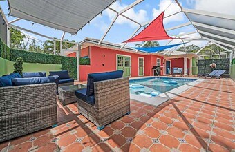 Building Photo - 532 N Palmway