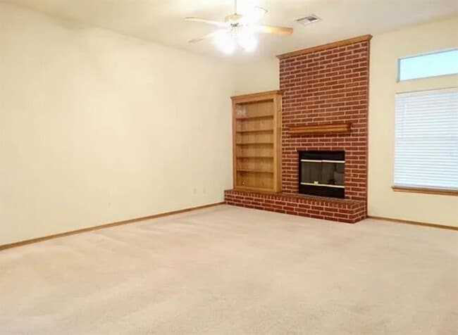 Building Photo - 8812 NW 85th Pl