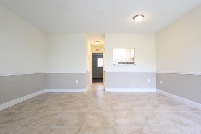 Building Photo - Beach Heights Of Hollywood Inc.