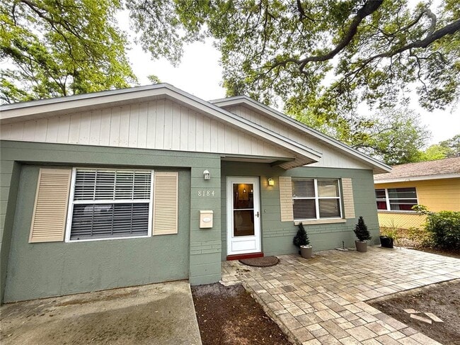 Foto del edificio - 8184 24th Ave N