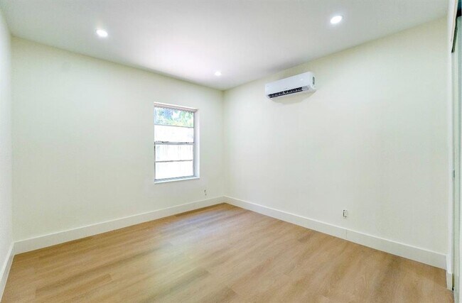 Foto del edificio - 1615 NE 9th St