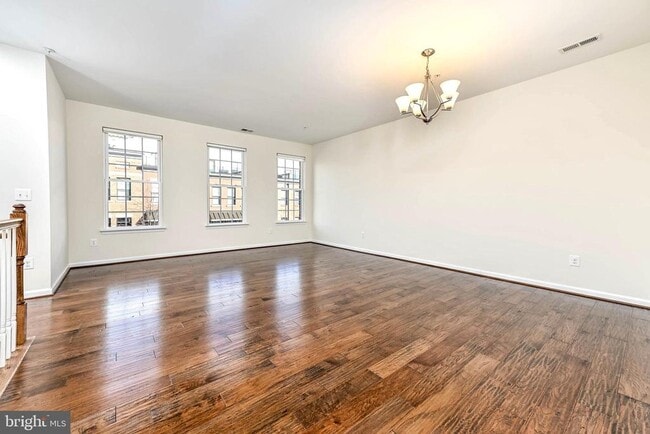 Building Photo - 459 Kornblau Terrace SE