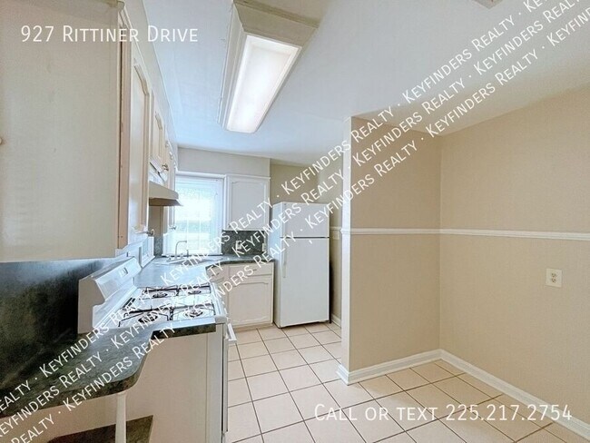 Building Photo - 927 Rittiner Dr