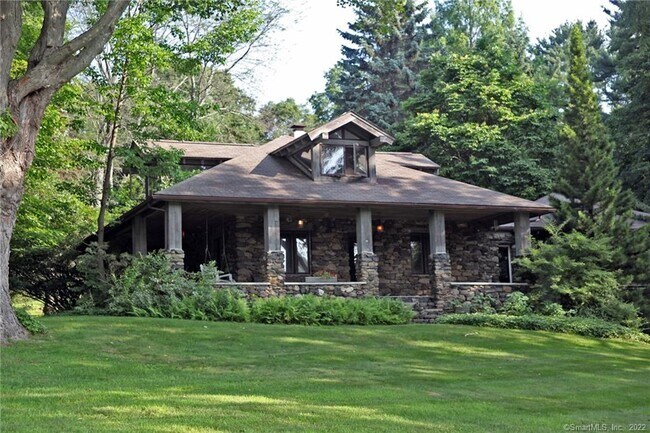 Building Photo - 70 Leach Hollow Rd