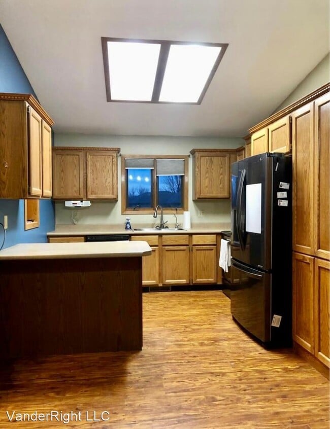 Building Photo - 4 br, 2 bath House - 2800 S Cinnabar Cir