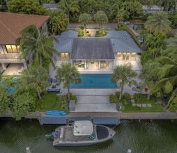 Building Photo - 1150 NE 91st St