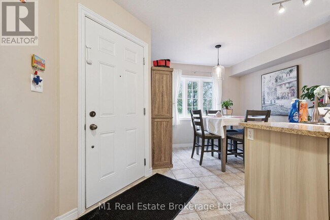 Photo du bâtiment - 626 Woodlawn Rd E