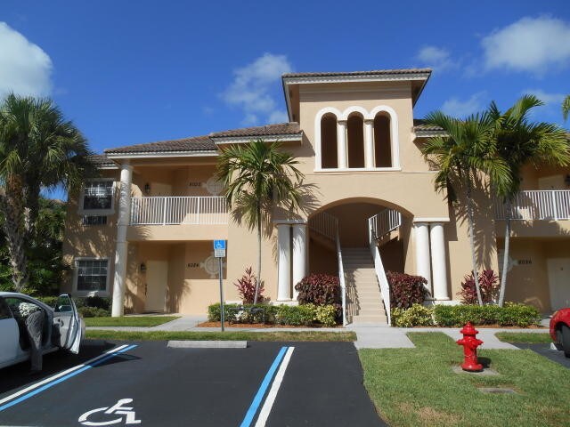Primary Photo - 2000 NW Courtyard Cir