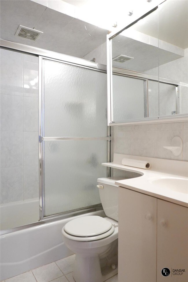 Building Photo - 329 W 84th St