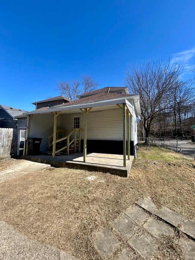 Building Photo - 425 Brighton Blvd