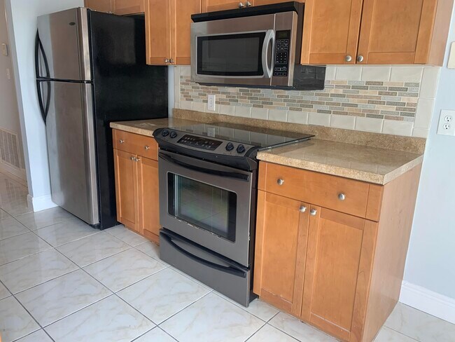 Building Photo - 225 S Tropical Trail