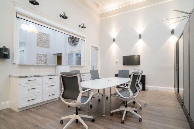 Foto del edificio - 960 Millbrae Ct