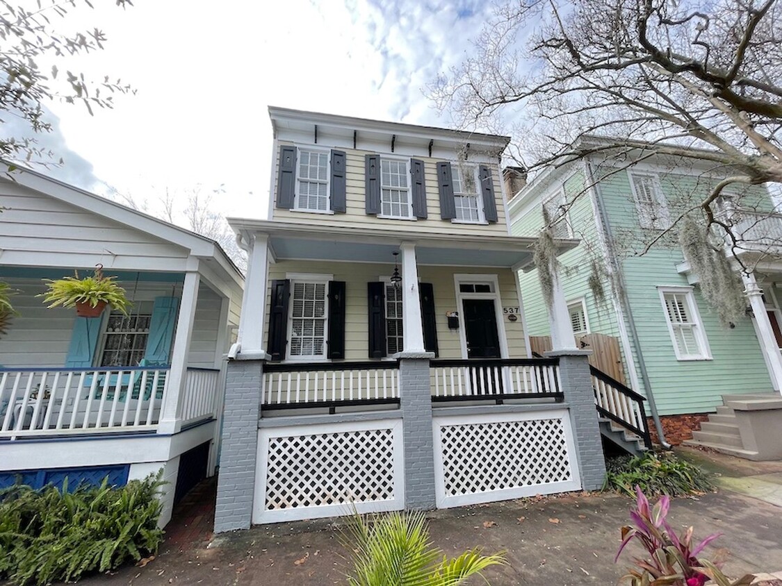 Foto principal - 2 BED | 1.5 BATH | VICTORIAN DISTRICT | PR...