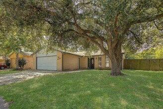 Building Photo - 5702 Golden Grove Ln