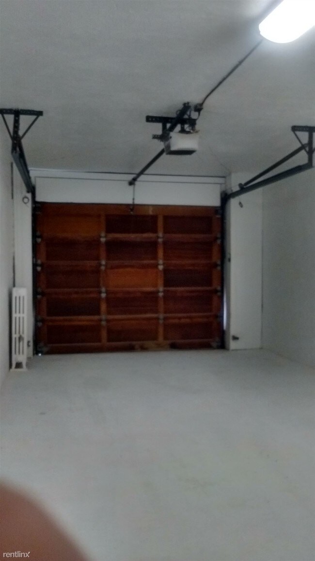 Building Photo - 127 W 75th St