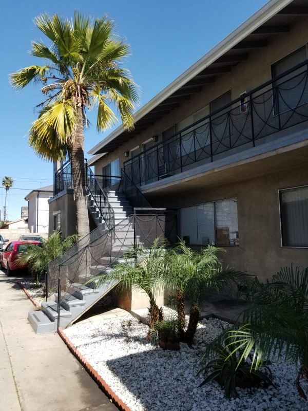 Primary Photo - 14811 Vanowen St