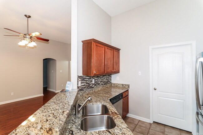 Foto del edificio - 60 Penny Ln