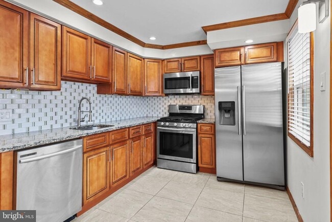 Building Photo - 10779 Helmer Dr