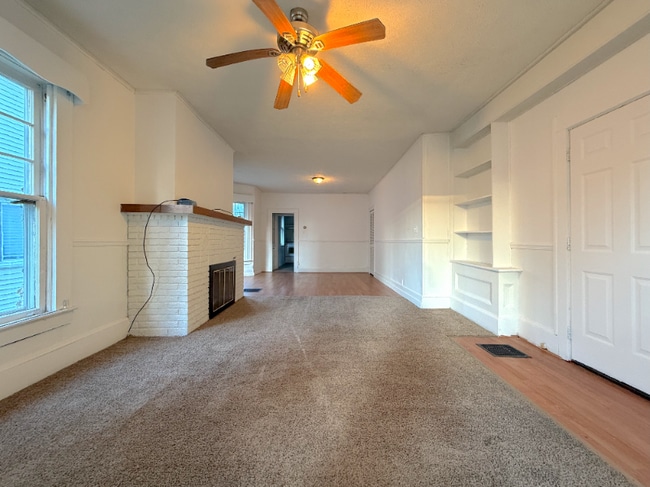 Building Photo - 609 N Main St