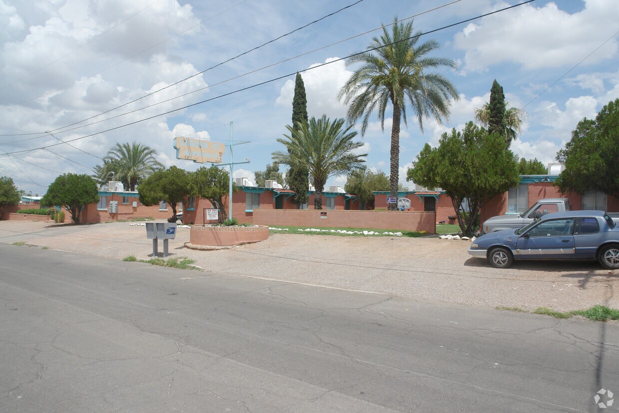 Primary Photo - Laguna Plaza Court