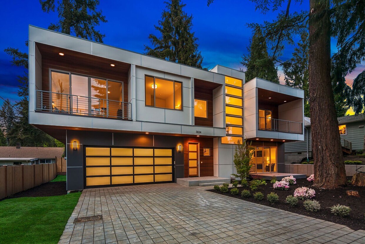 Primary Photo - Leasing Luxury Home with 2 Master Suites i...