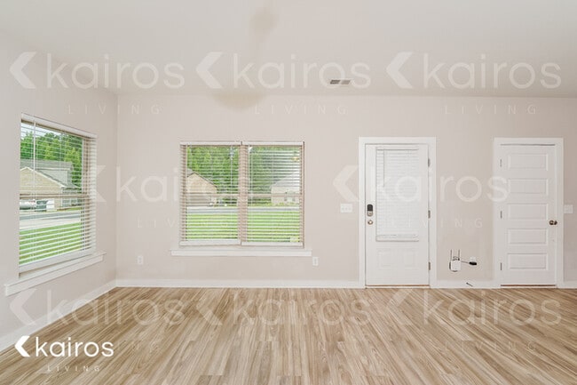 Building Photo - 300 White Oak Circle