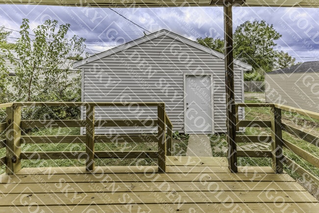 Building Photo - 2908 S Monroe St