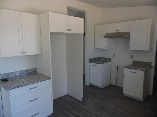 Building Photo - 5409 N Lak a Yucca Rd