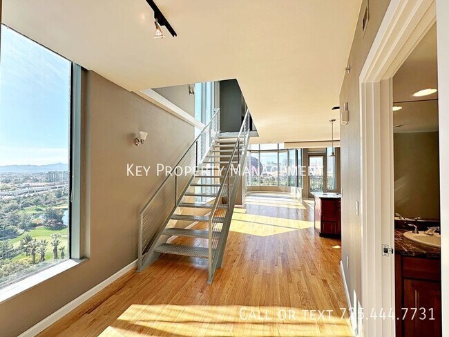 Foto del edificio - High Rise Metropolis 2 bedroom Condo with ...