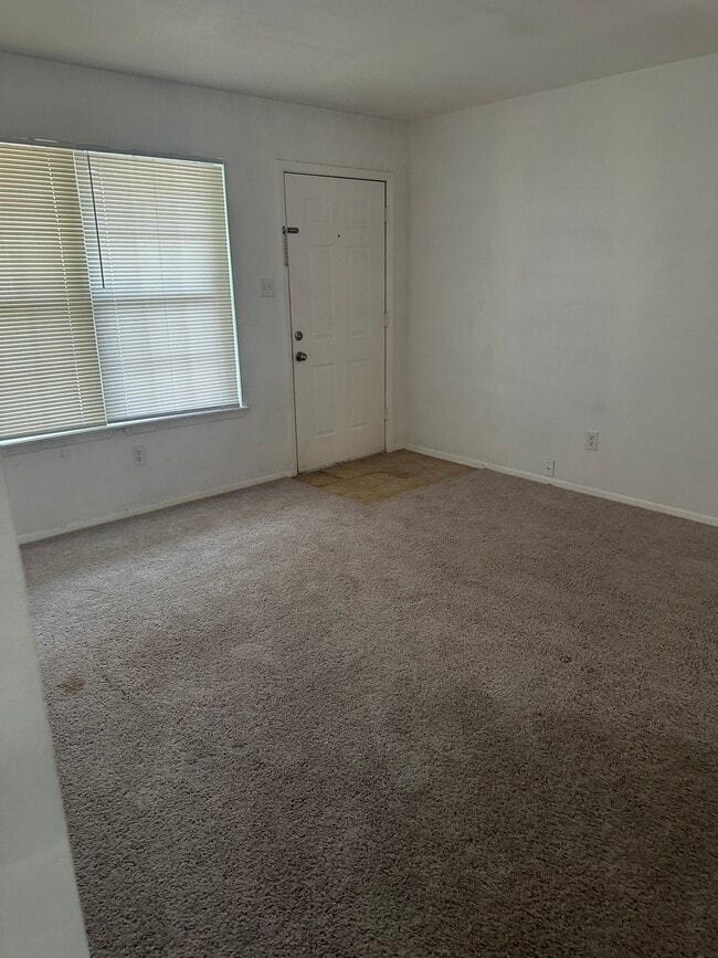 Building Photo - 1205 Dawson Cir