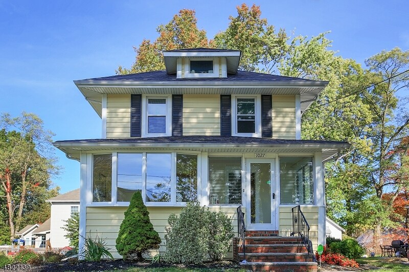 Primary Photo - 1027 Columbus Ave