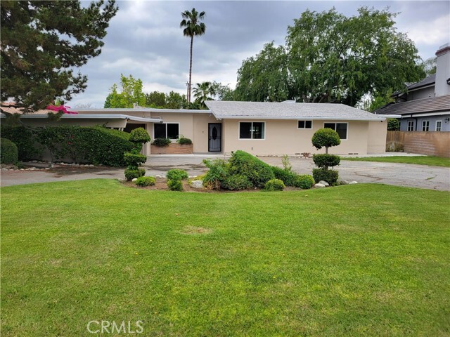 Primary Photo - 248 W Palm Dr